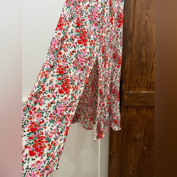 LULUS off shoulder floral dress - Picture 3 of 4